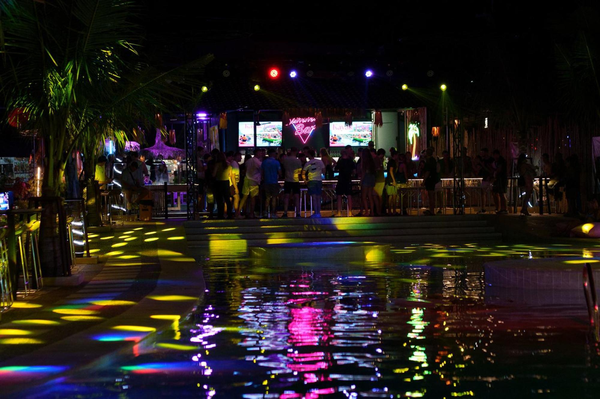 Summer Club And Hostel Ao Nang エクステリア 写真