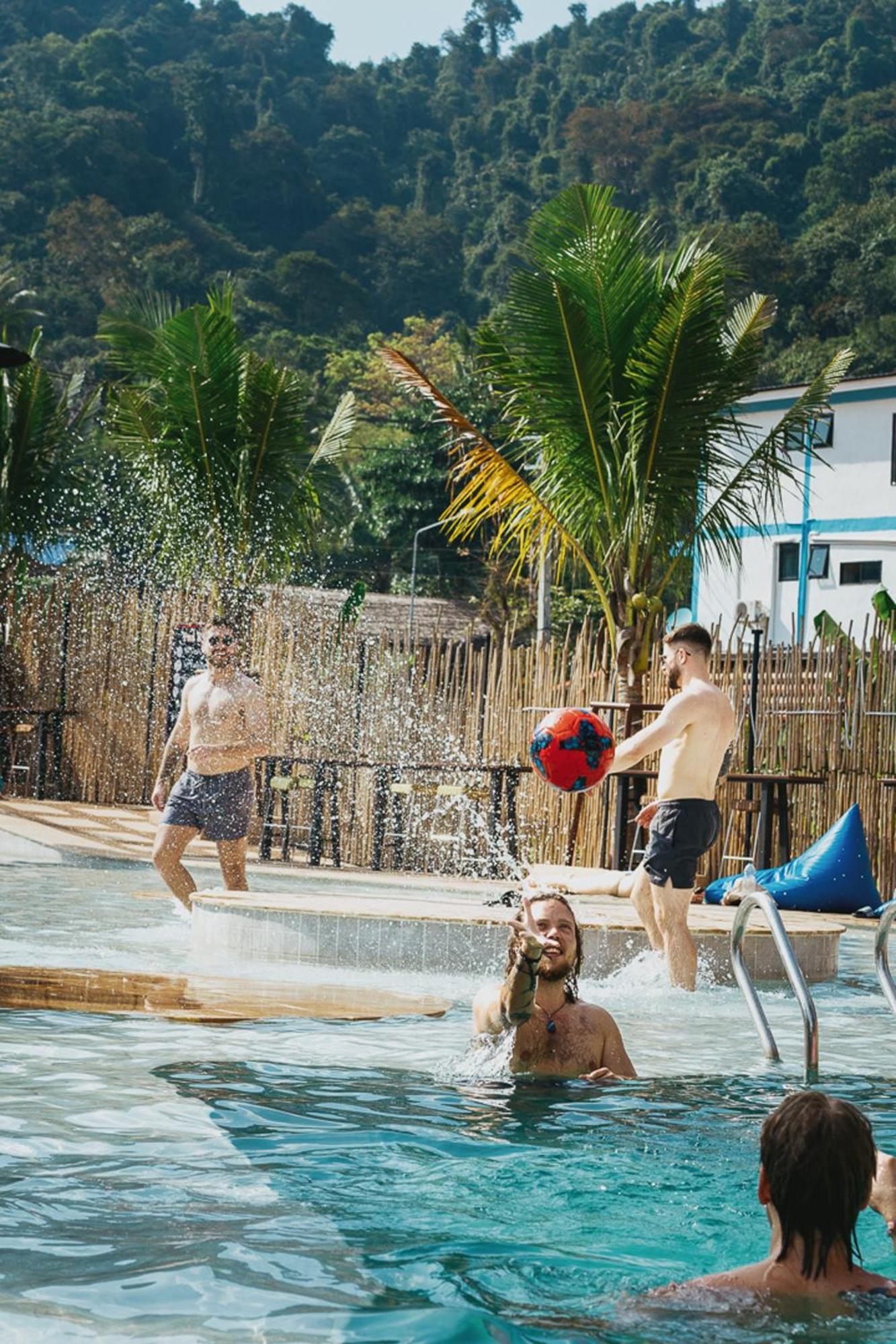 Summer Club And Hostel Ao Nang エクステリア 写真