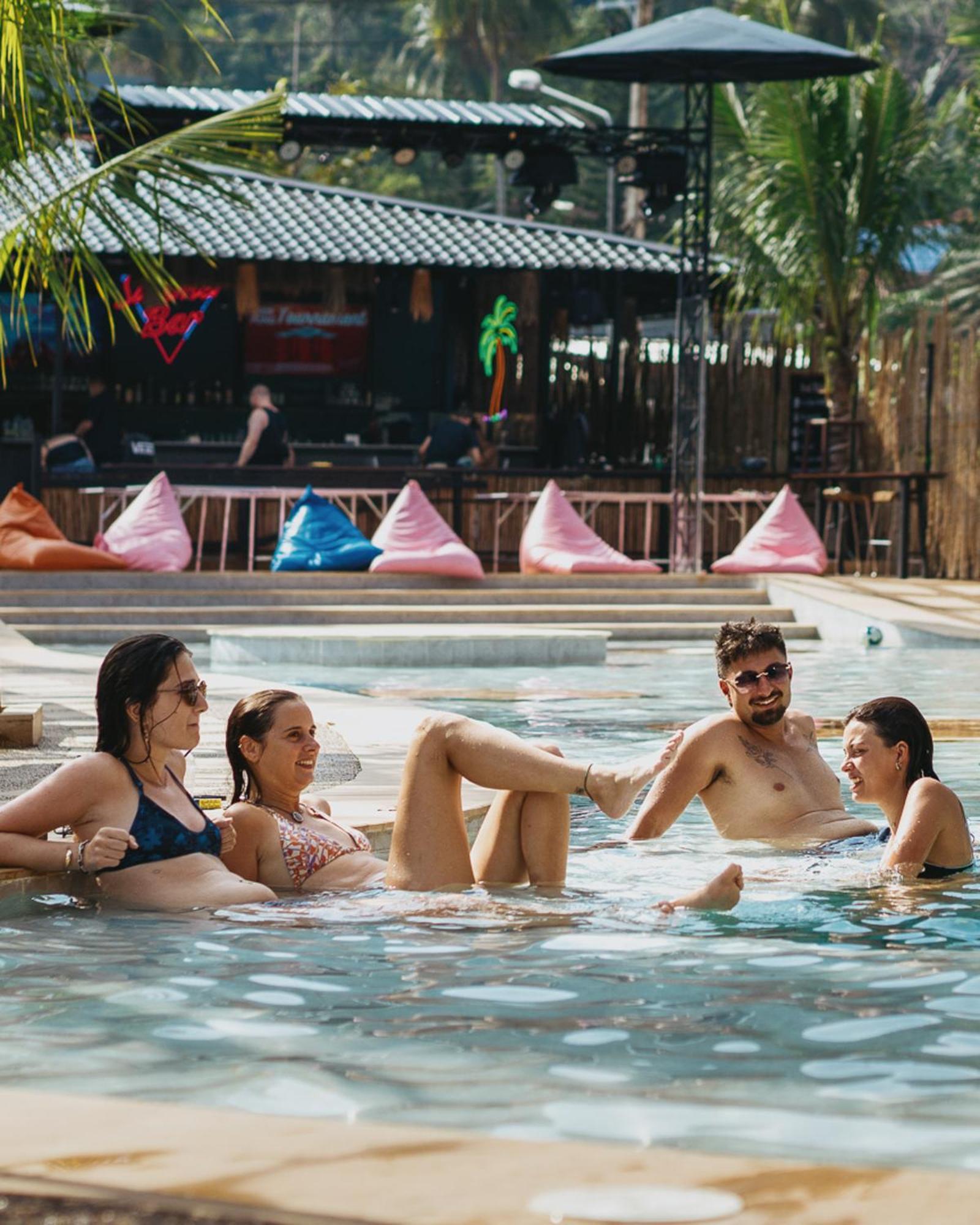 Summer Club And Hostel Ao Nang エクステリア 写真